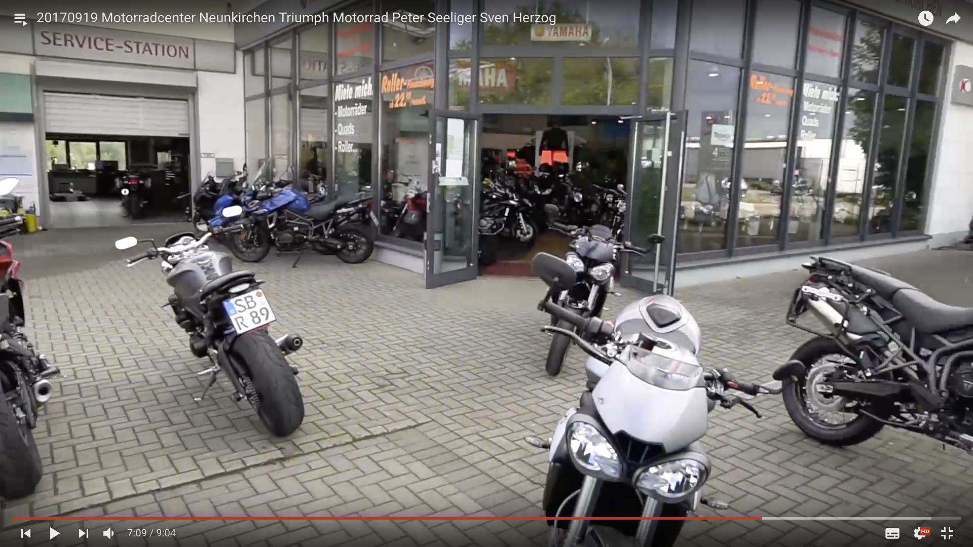 2017 Triumph Street Triple Eingangsbereich Motorradcenter_MSM_MEDIEN_SAAR_MOSEL_SAARLAND_FERNSEHEN_1_ED_SAAR